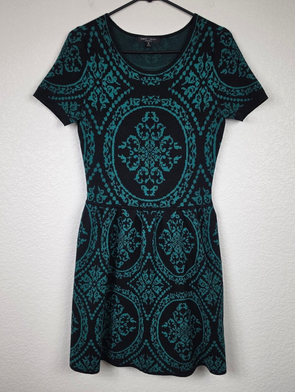 Romeo + Juliet Couture Small Black Fit Flare Damask Dress